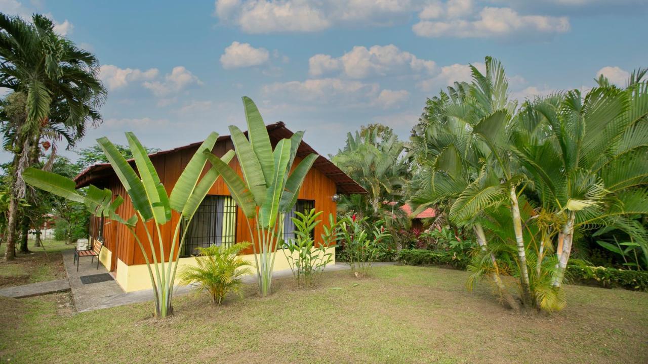 Hotel Rancho Cerro Azul La Fortuna Exterior photo