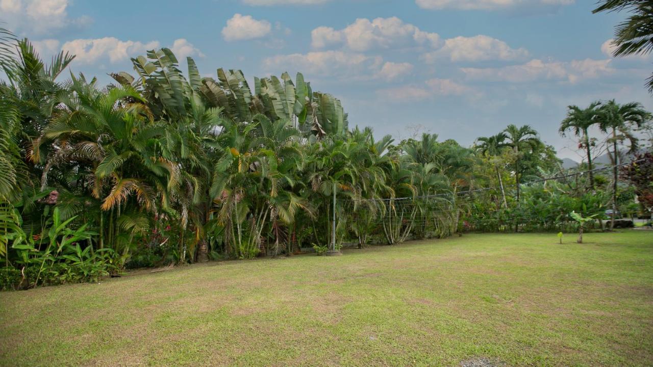 Hotel Rancho Cerro Azul La Fortuna Exterior photo